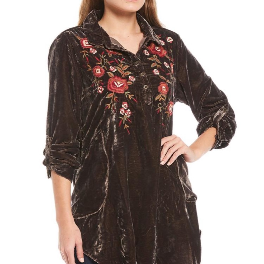 Karen Seo Tunic Top exclusive from Dillards.  MediumCharcoal good condition